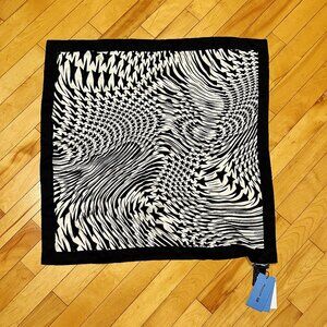 Mugler H&M Black and White Swirled Star Pure Silk 28" Scarf New with Tags